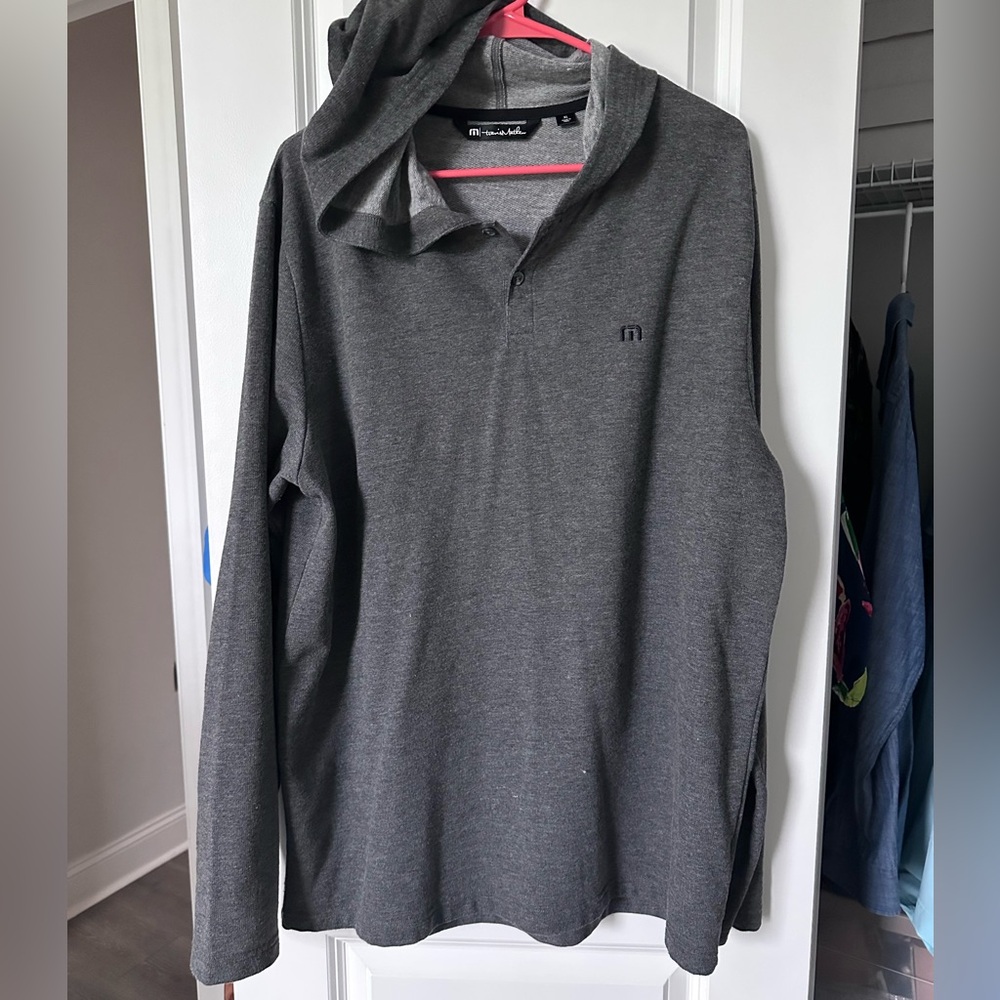 Travis mathew men’s hoodie size XL
